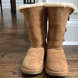 UGG triplet tall chestnut kid size 3